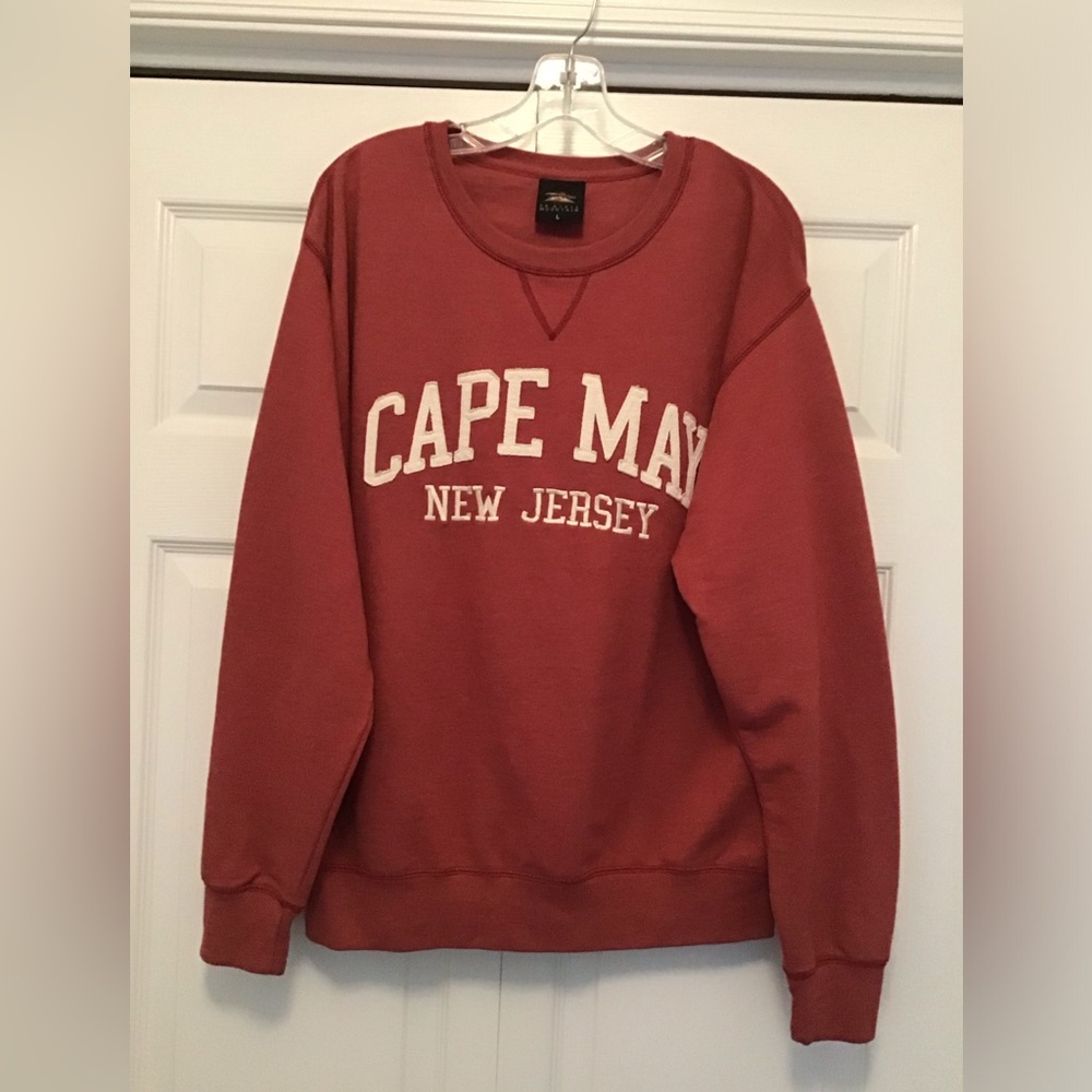 EUC maroon Cape May, New Jersey size large sweatshirt